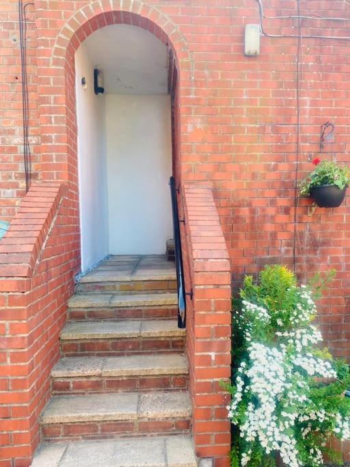 City Centre Riverside Apartment Winchester Exterior photo
